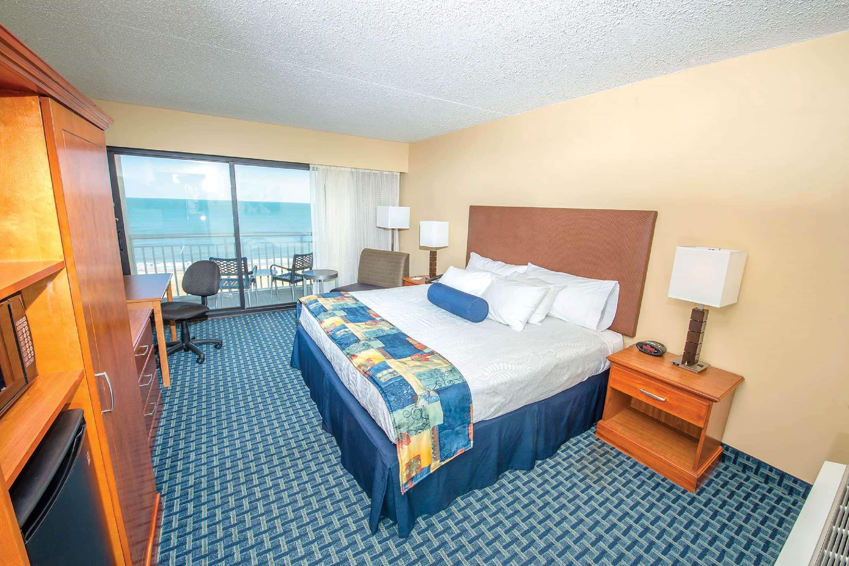 Ramada Plaza By Wyndham Virginia Beach Oceanfront Exterior photo
