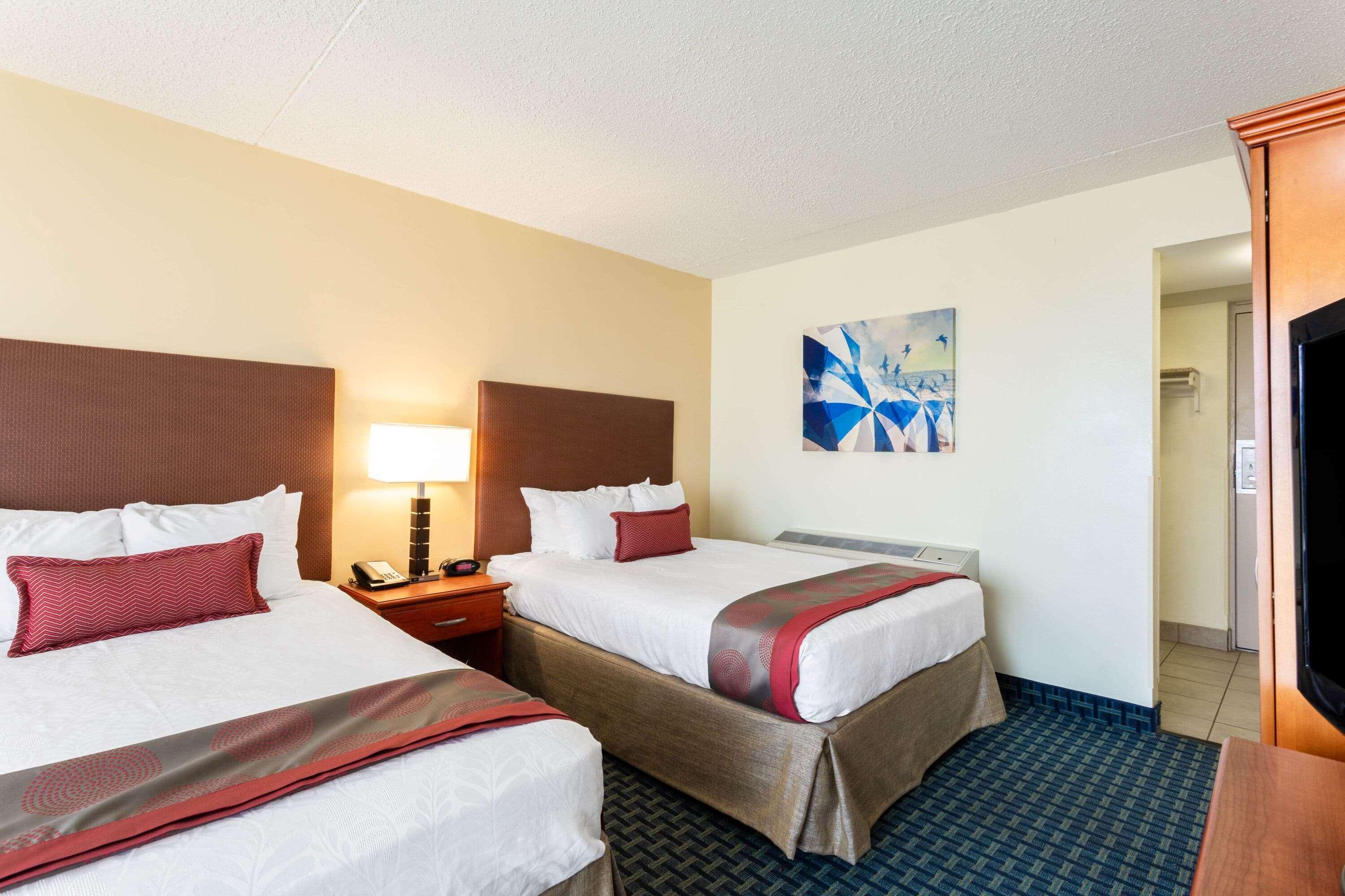 Ramada Plaza By Wyndham Virginia Beach Oceanfront Exterior photo
