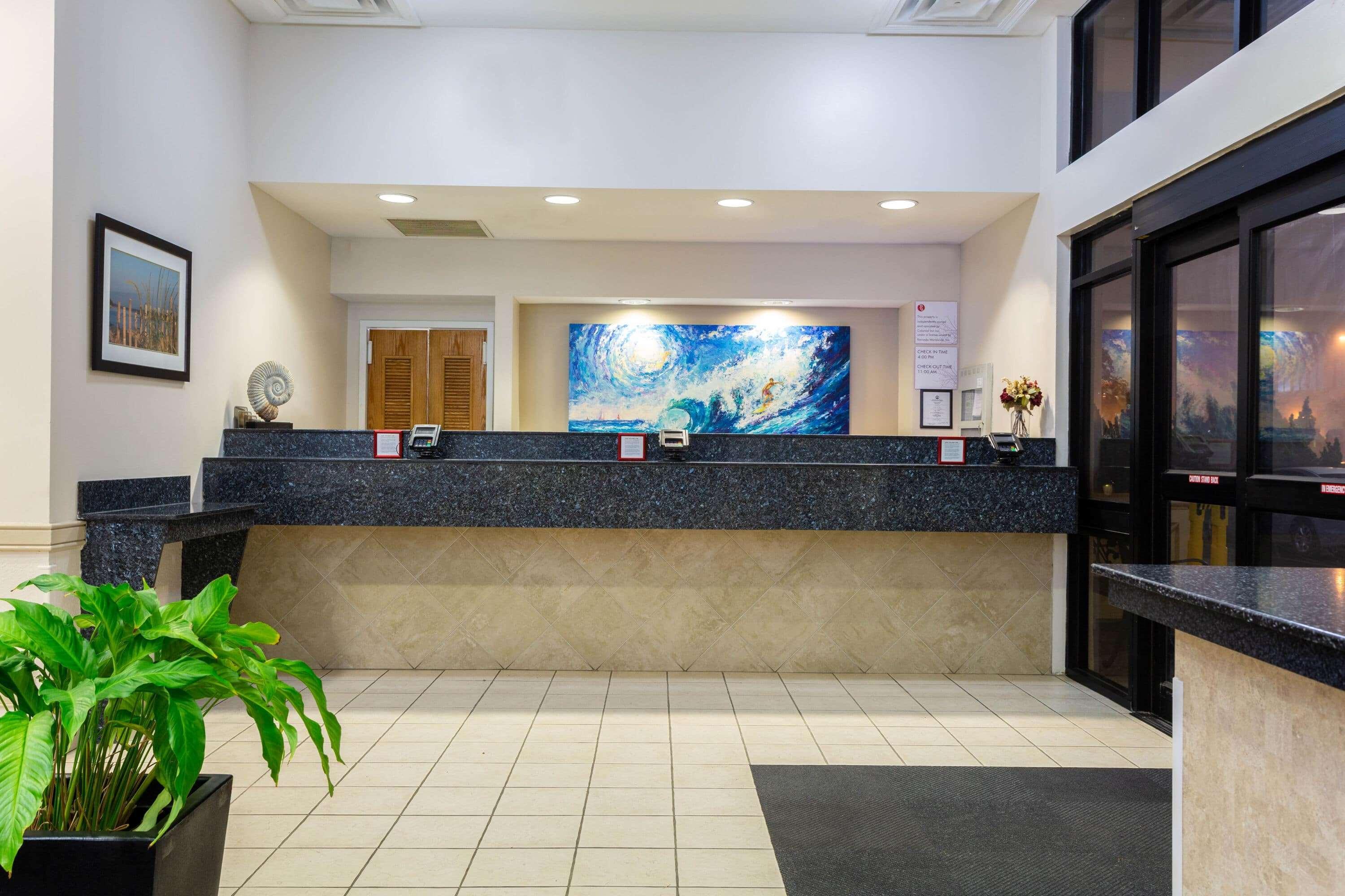 Ramada Plaza By Wyndham Virginia Beach Oceanfront Exterior photo