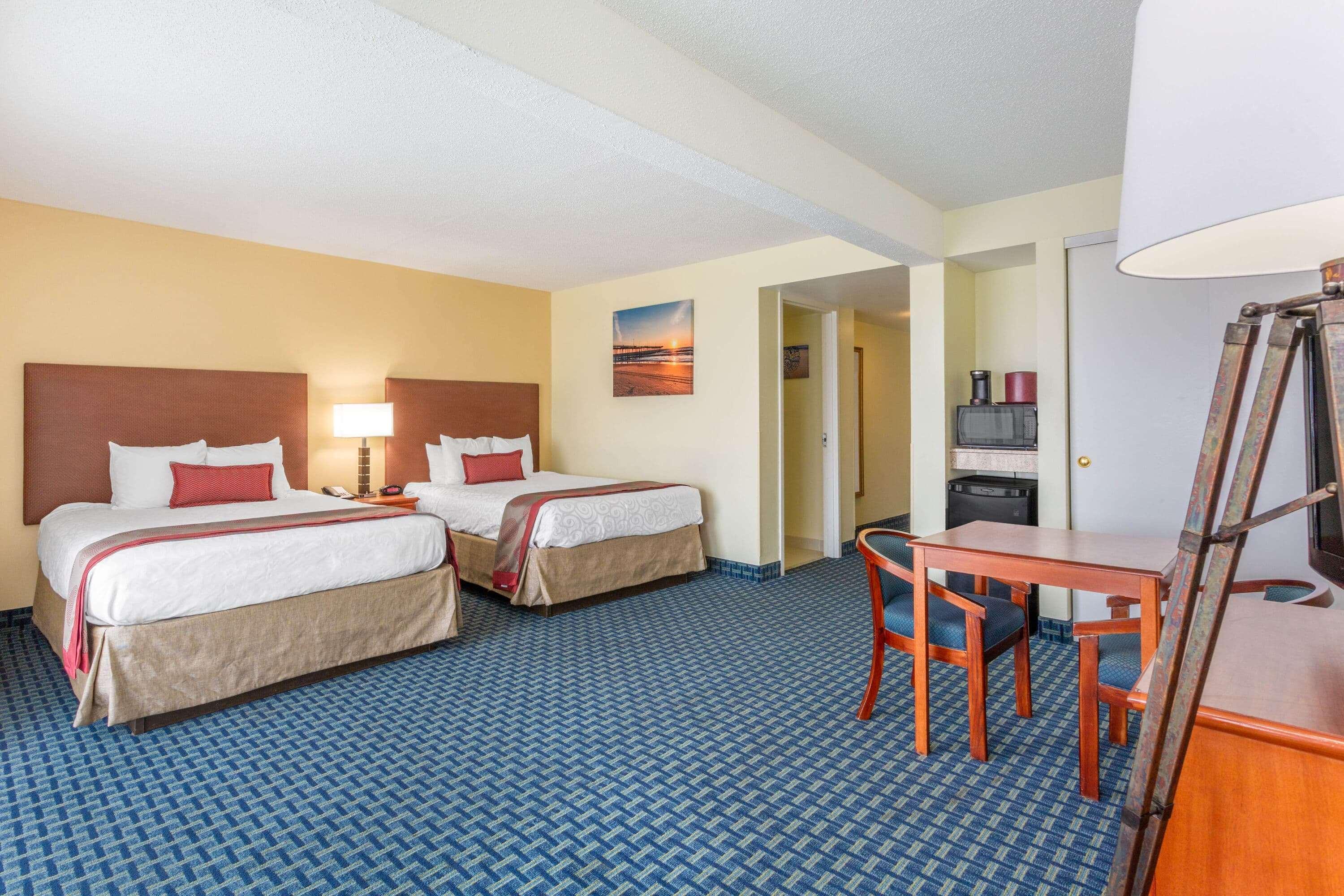 Ramada Plaza By Wyndham Virginia Beach Oceanfront Exterior photo