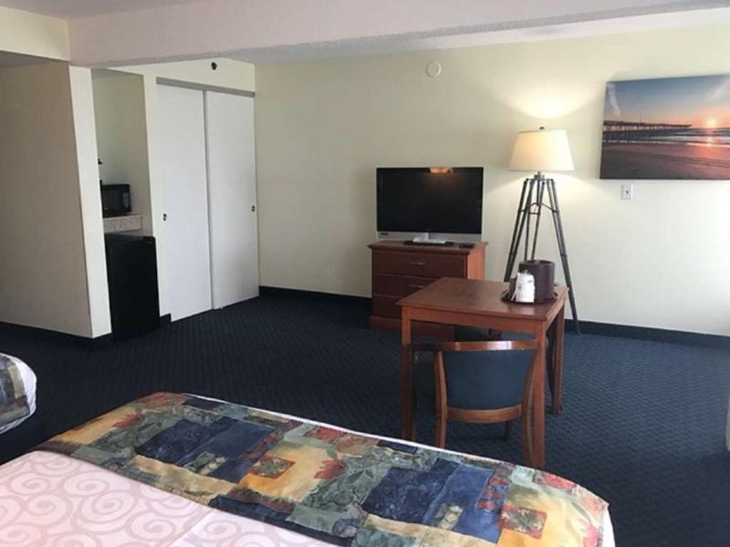 Ramada Plaza By Wyndham Virginia Beach Oceanfront Exterior photo