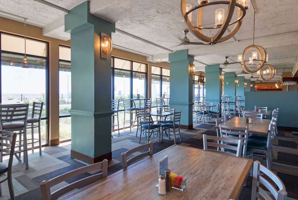 Ramada Plaza By Wyndham Virginia Beach Oceanfront Restaurant photo